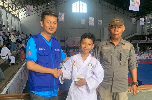 Fornas NTB: Anak Pondok FKTI Persembahkan Medali Pertama Kontingen Lampung