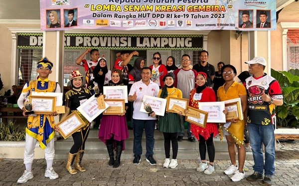 Kantor DPD RI Lampung Gempar, Digoyang Ratusan Pesenam Wanita