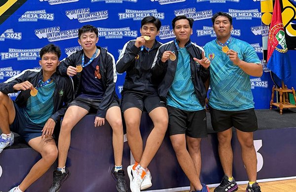 Kalahkan Tuan Rumah, Lampung Raih Emas Beregu Putra Senior di Kejurnas Tenis Meja Kalsel