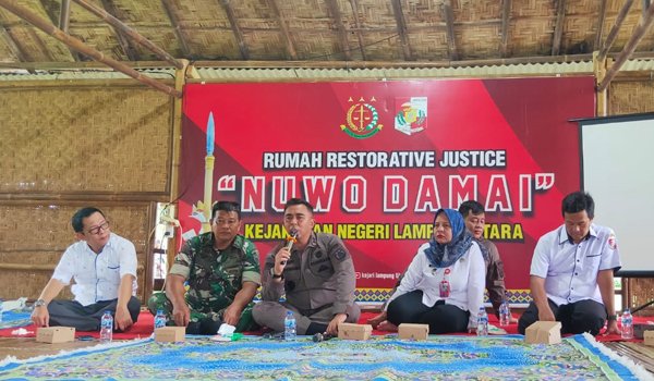 Kejari Lampura Gelar Penyuluhan Hukum Di Kecamatan Blambangan Pagar