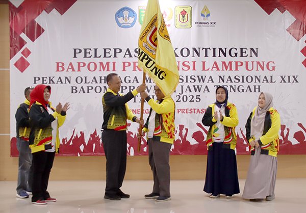 Kontingen POMNAS Dilepas, Ini Pesan Ketum KONI Lampung