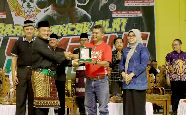 Ketum KONI Buka Kejuaraan Pencak Silat Lampung Open II 2025, Ini Pesannya