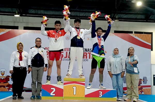 Angkat Besi POPNas: Falih Tambah Dua Medali Emas Untuk Lampung