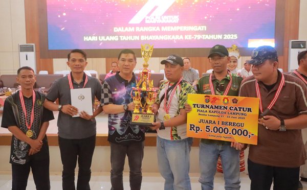 Fikri, Reygen dan Regu Kodim Lampura Juara Kejurda Catur Kapolda Cup 2025