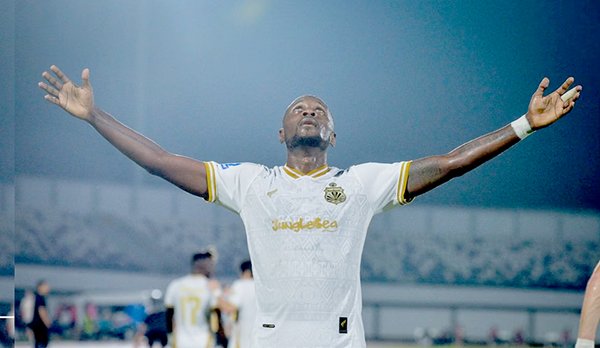 Pakai Jersey Putih Bhayangkara Raih kemenangan Kelima, Revans Arema FC