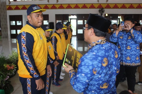 Pemkot Metro Bagikan Reward Atlet dan Pelatih Peraih Medali Porprov IX Lampung Tahun 2022