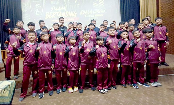 Pelatih Sepakbola Lampung Bawa Tim Pelajar Indonesia Ke Maxim Malaysia International Cup