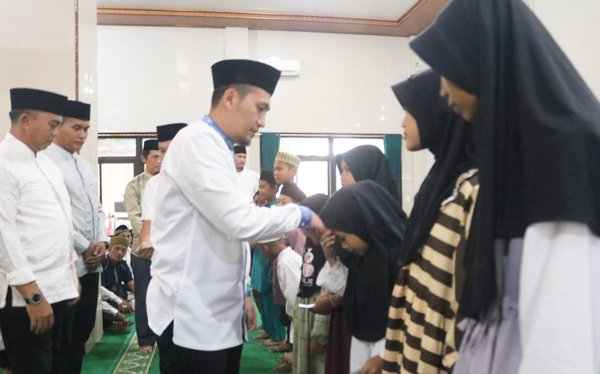 Hadiri Safari Ramadhan Dan Beri Santunan Yatim Piatu di Ogan Lima Lampung Utara, Ini Pesan Ardian Saputra